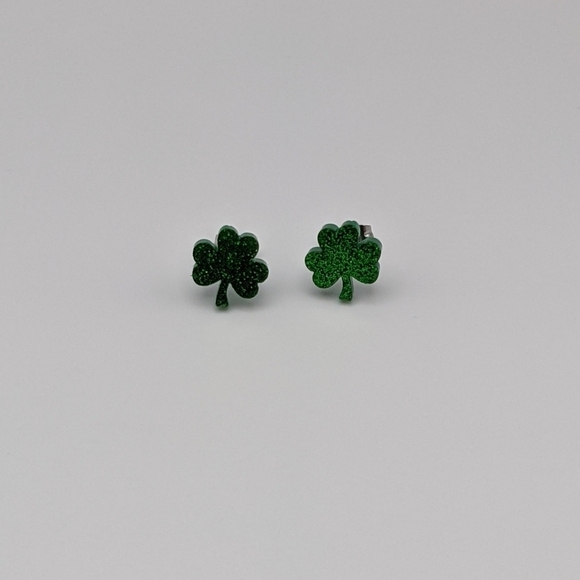 4 leaf clover green acrylic stud earrings - Picture 3 of 8